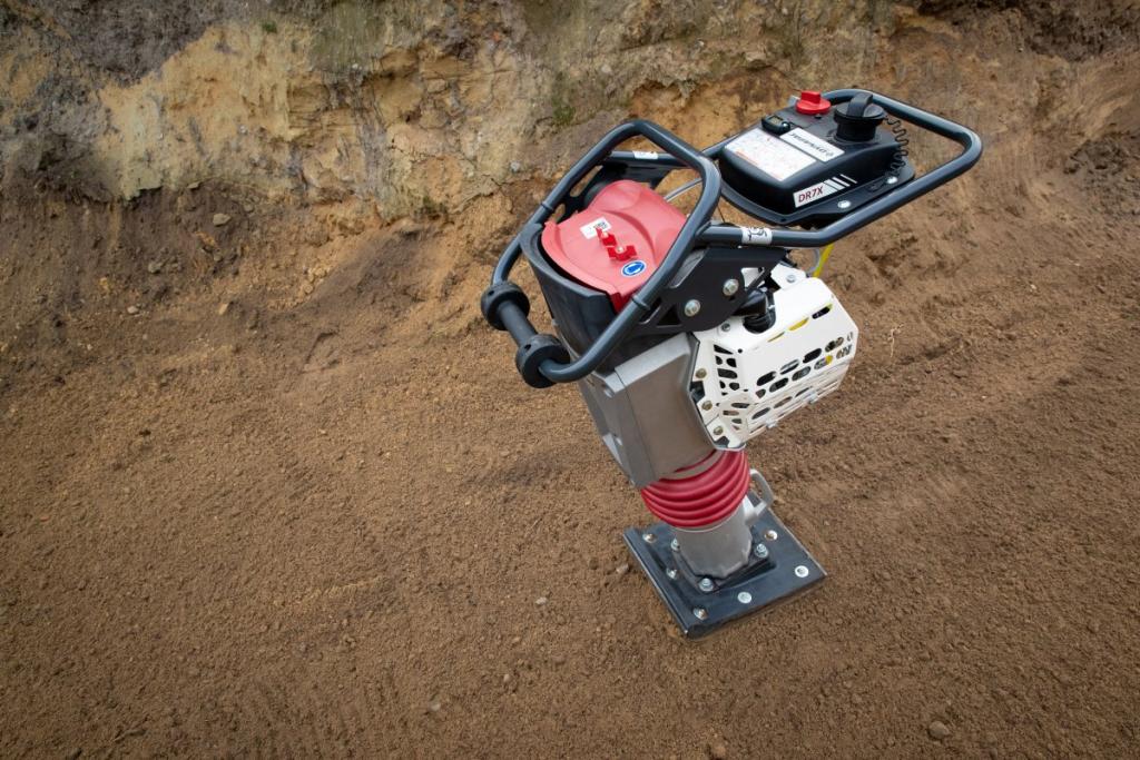 Saltitão a gasolina DTR7X - Image 3