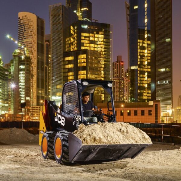 Mini Pá Carregadora JCB 155 - Image 2